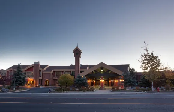 亞羅公園城希爾頓逸林酒店