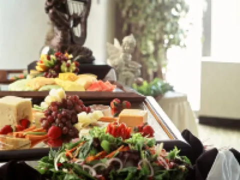 Embassy Suites by Hilton Toronto Airport โรงแรมในโตรอนโต