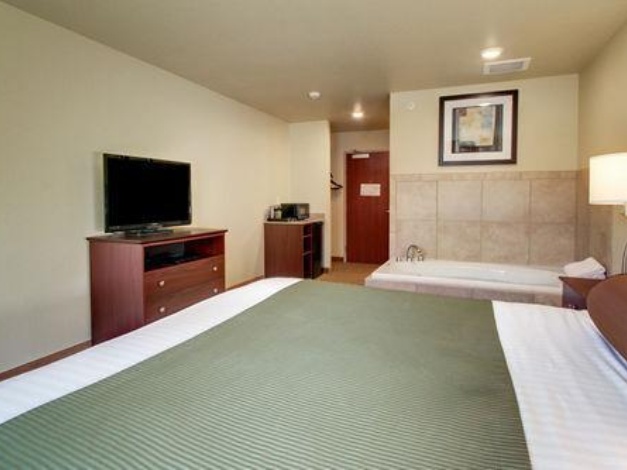 Cobblestone Inn & Suites - Oberlin