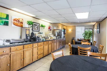 Quality Inn Manning I-95 Отели в г. Маннинг