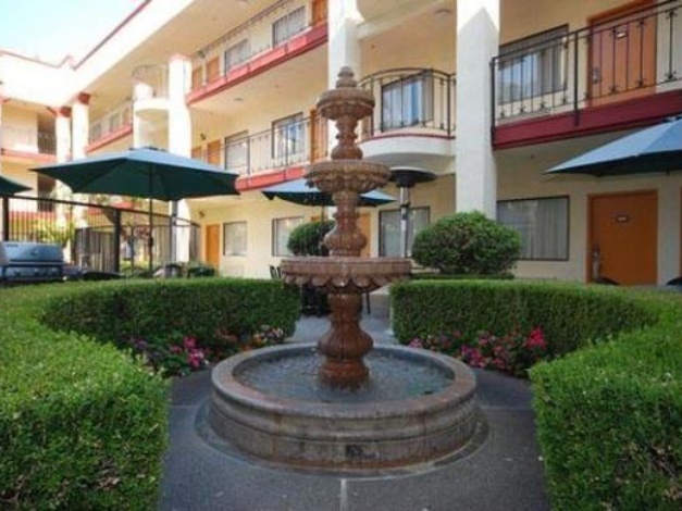 Comfort Inn & Suites Orange County John Wayne Airport