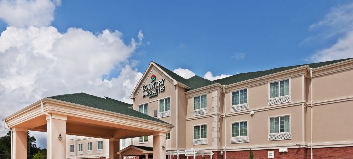 La Quinta Inn & Suites by Wyndham Tyler South Hotels in Smith County