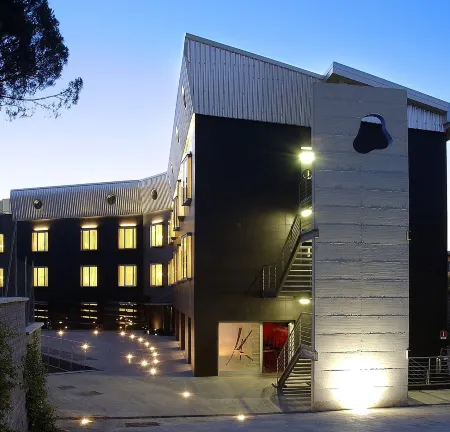 Black Hotel