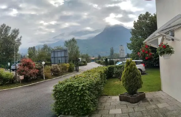 沃雷普艾米斯酒店