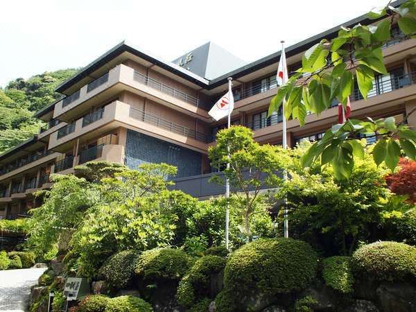 2. Hotel Na..