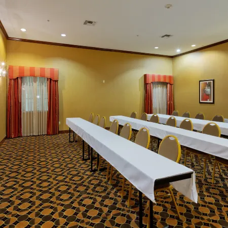 Baymont Inn & Suites by Wyndham Dallas South-DeSoto
