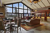 Fairmont Jasper Park Lodge - bar