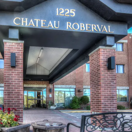 Chateau Roberval Отели в г. Роберваль