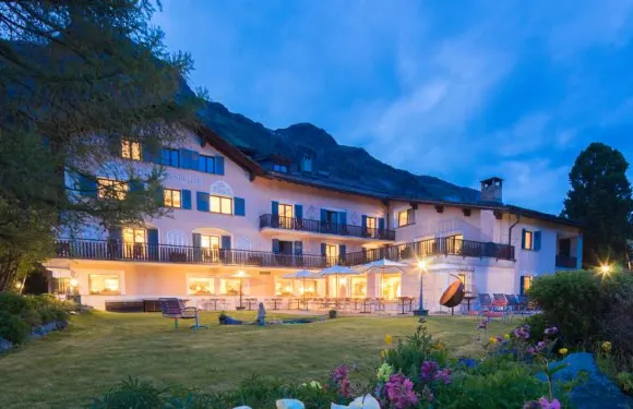 切斯艾拉昂德里納酒店