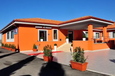 Hotel 325 Tor Vergata Отели рядом с достопримечательностью «Римский университет Тор Вергата»