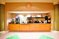La Quinta Inn & Suites by Wyndham Winston-Salem - breakfast