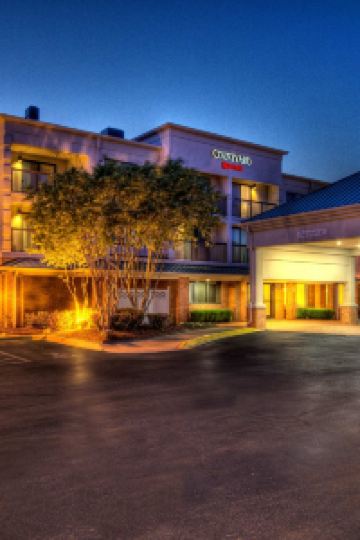 hotels in collierville tn with indoor pool
