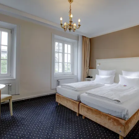 Hotel Fürst Bismarck Отели рядом с достопримечательностью «Музей «Миниатюрная страна чудес»»