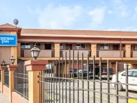 Rodeway Inn Hotels near Pershing Field