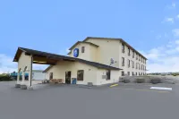 Super 8 by Wyndham Dillon Hotels in Dillon