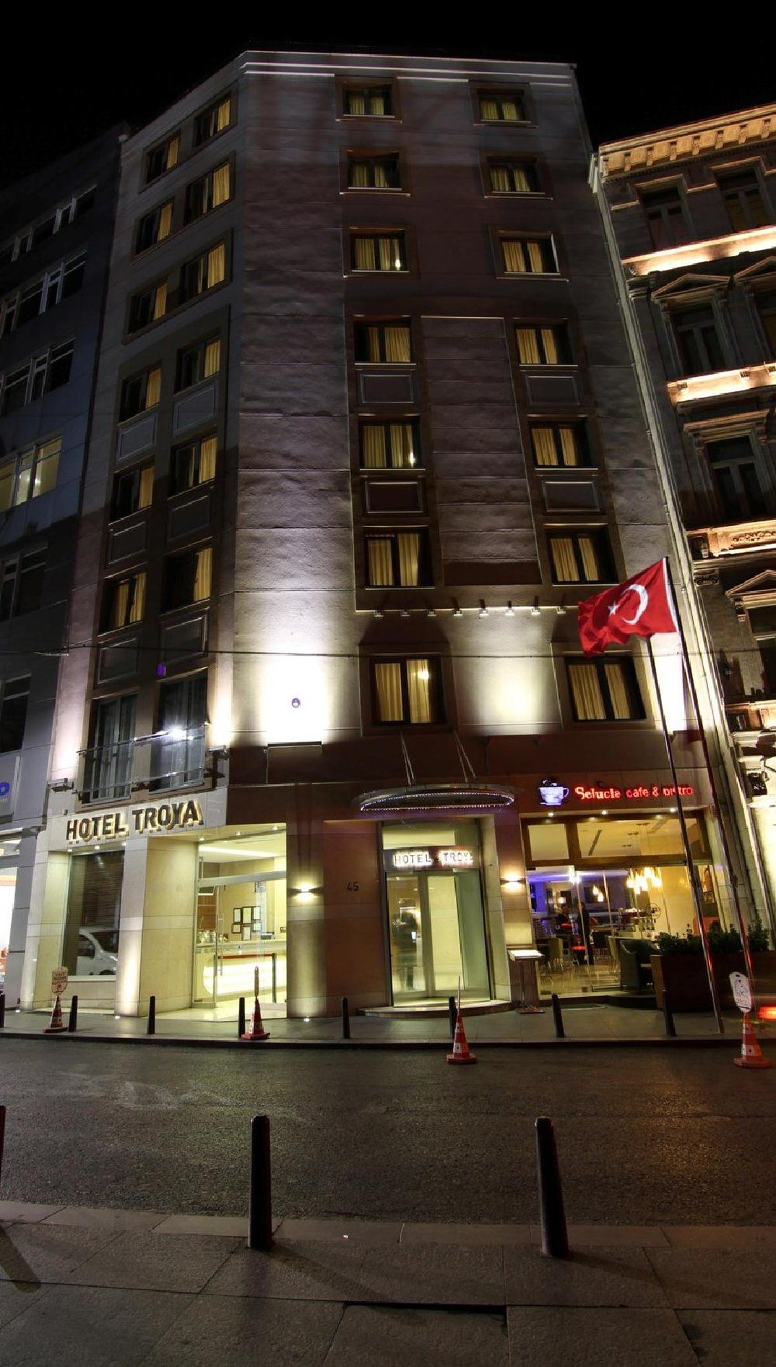 Hotel Troya