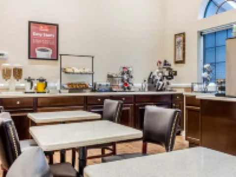 Econo Lodge Inn & Suites Cayce I-26 Airport Hotels in Cayce