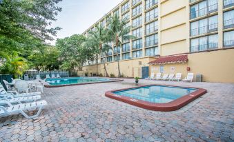 North Miami Beach Gardens Inn & Suites