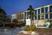 Taj Santacruz Hotels near Magen David Synagogue