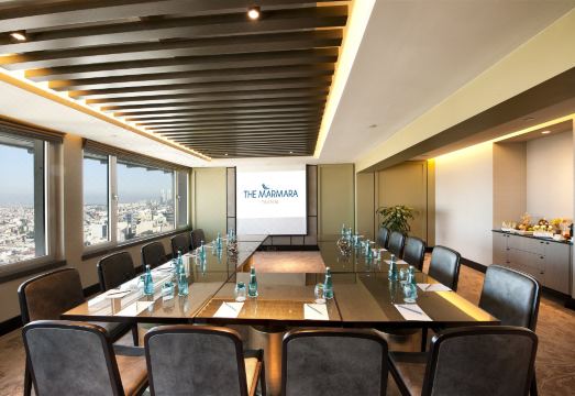 더 마르마라 탁심 조식 공간