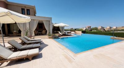 Outdoor Swimming Pool #Luxlikehome - Villa Sanni La Stella Photo