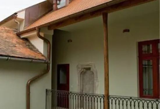 茲拉提維爾旅館