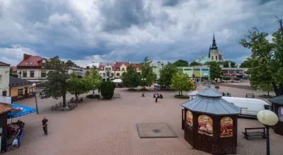 Apart Madryt Hotels near Wymysłów. Ogród działkowy