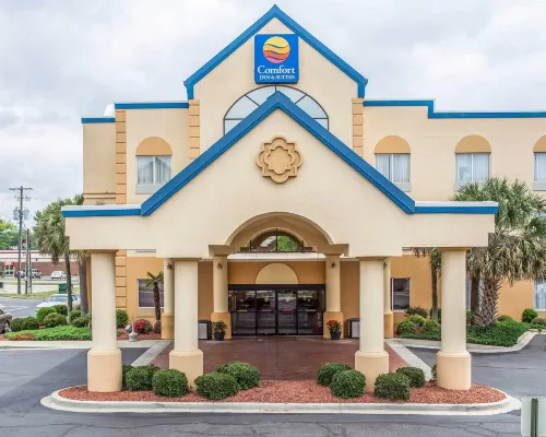Comfort Inn & Suites FtJackson Maingate Hotel berhampiran Kubu Jackson