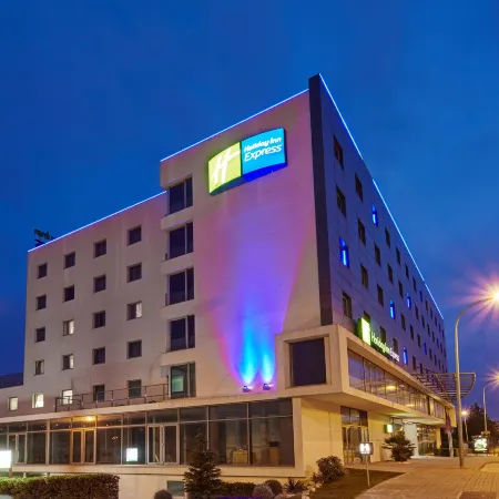 Holiday Inn Express LISBON - ALFRAGIDE by IHG