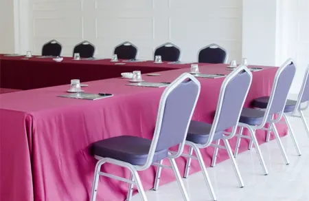 卡塔尼亞國際機場飯店