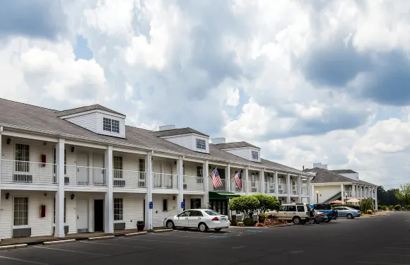 貝瑟默I-20出口108凱藝酒店