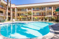 Comfort Inn & Suites Orange County John Wayne Airport - Swimmingpools