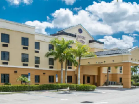 Comfort Suites Vero Beach I-95 Hotels in Indian River County
