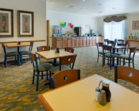 Quality Inn & Suites - Glen Rose