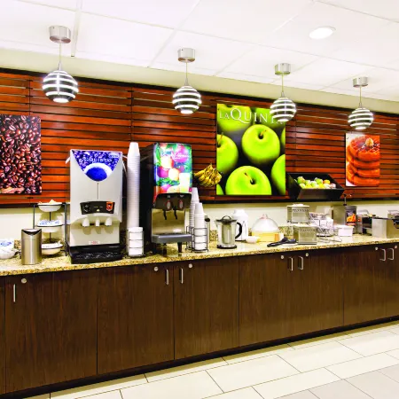 La Quinta Inn & Suites by Wyndham Bonita Springs Naples N.