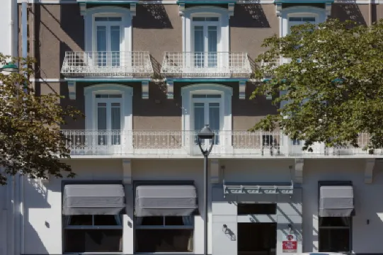 โฮเทล เล ริว ดรัวท์ แอนด์ สปา โรงแรมใกล้Basilica of Our Lady of the Rosary