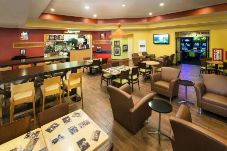 Fairfield Anaheim Resort Отели рядом с достопримечательностью «Rte 66»