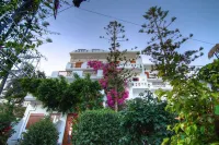 Adonis Hotel