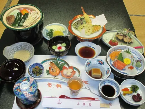 Sankeien Hotels in Komono