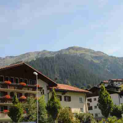 Sport-Lodge Klosters Hotel Exterior