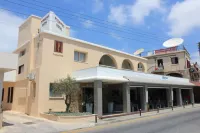 Pyramos Hotel Отели в г. 