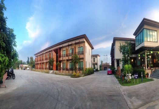 Villa Thiwa Hotel - Housity