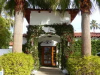 Alcazar Palm Springs Hotels near Fusion Art Gallery