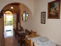 Villa Nefeli Hotel berhampiran Pantai Messonghi