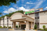 Holiday Inn Express Southington Hoteles en Bristol