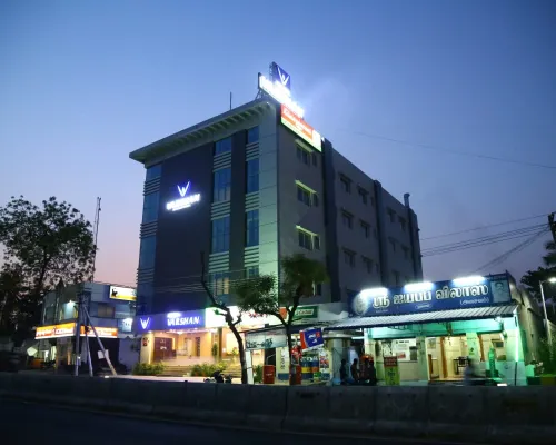 โรงแรมวาร์ชัน อินเทอร์นาชั่นแนล โรงแรมในเอโรด