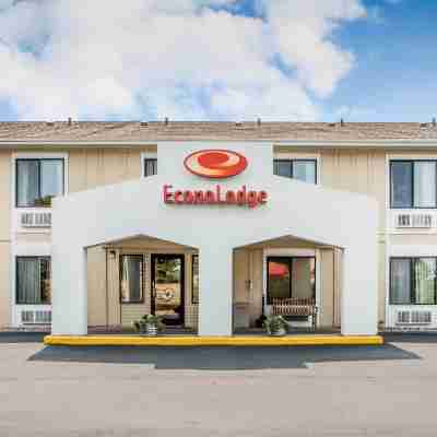 Clarion Pointe Tomah Hotel Exterior