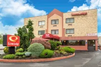 Econo Lodge Hotels in Oyster Bay