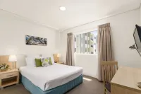 Quality Suites Pioneer Sands Hotels in Fairy Meadow