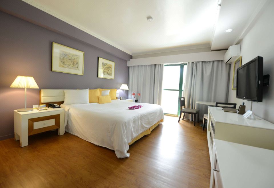 6. Days Inn..